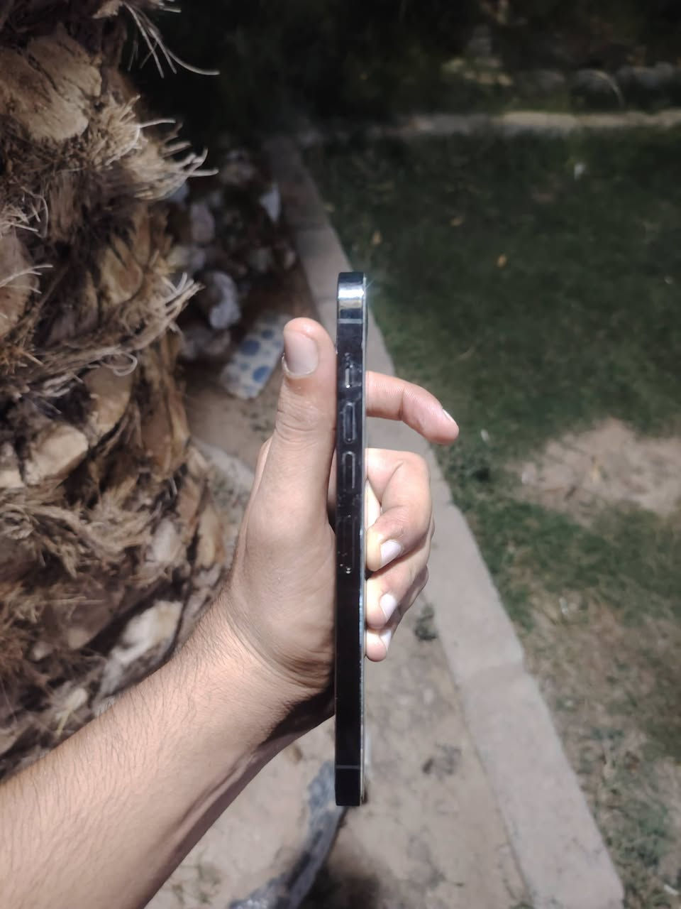 للبيع ايفون13 برو ماكس
لون اسود 
ذاكره256
بطاريه 79
جهاز غير خاضع للصيانه
نموذجm امريكي
ملحقات شاحنه وكارتون مطابق 
قطعه كلش حلوه ونضيفه
السعر 750
مكاني قضاء الحويجه ناحيه العباسي 
***********
