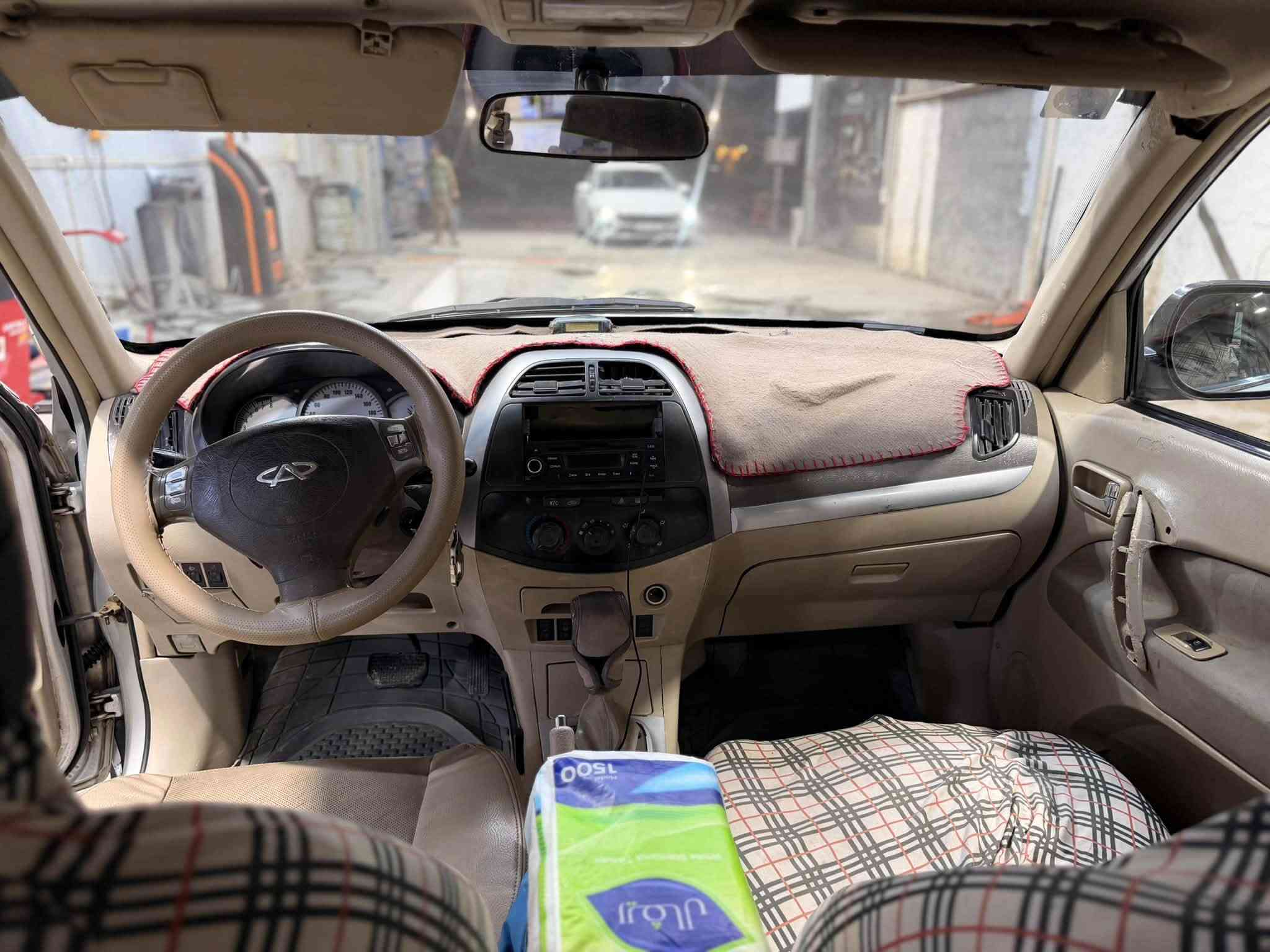 السلام عليكم سيارة شيري تيكو موديل ٢٠١١ فول مواصفات فتحه سقف تدفئه كشنات ستنر لك جهاز إنذار السيارة خير من الله محرك مجفت جديد مشط استيرن مال كصة السيارة خير من الله وتبريد ثلج ❄️ كير ميكانيك المرغوب السيارة ما ناقصها اي  فقط دوشمة الصدر الأمامي جديد زوج تايرات امامي جديد خلفي نظافة ٨٥٪؜ للاستفسار الاتصال على الرقم *********** العنوان بغداد ابو غريب السعر ٤٥ ورقة وبيها مجال

