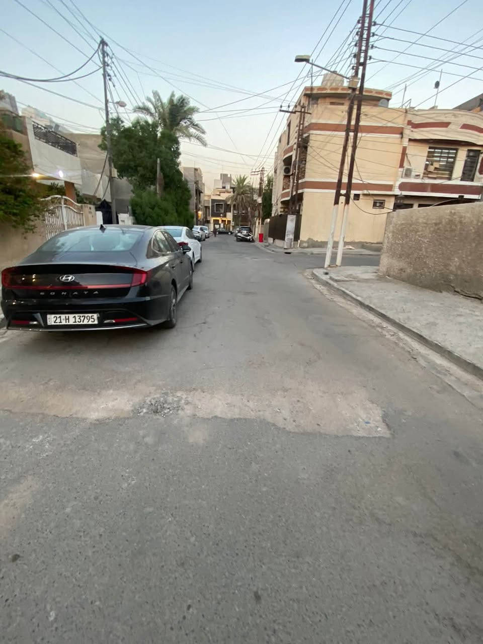 🔱لـــلـــبــيــع في الــسـيـديـة 🔱
📍موقع السيديه الظباط ضهر جامع الاقصى 

🏠مساحه 130 متر واجهه 6،5 نزال 20 

شارع 15 رصيف 2 متر 

جديد ممسكون بناء سنه 2025 

يتكون من مدخلين 

مطبخ صاله +خدمات الى الصاله جلسه وغرفه نوم سويت

الطابق الثاني ثلاثه نوم خدمات عدد ثلاثه 

الطابق الثالث غرفه نوم صاله مطبخ خدمات عدد 2 

واجهه مـرمـر 

ارضيه مرمر 

باب داخل تفصال 

باب قاصه 

سبالت دفن 

كامرات دفن 

خزان ماء عدد 3 

سخانات عدد 3 

🔴 نكفيك عناء البحث ✔️ لتمتلك عقارك

عندك بيت 🏠 وحاير شلون تبيعه نحن نجيبلك المشتري وبسعر الذي يناسبك

عندك بناء 🏗️ وما عندك وقت تبني نحن نبني لك بأسعار تنافسيه وبكوادر هندسيه مع توثيق مراحل العمل بالتصوير حتى تكون مطمئن

‏‎المراسلة عبر الصفحة او الاتصال على الأرقام التاليه

عندك عقار تريد تستثمرة ومتعرف شلون ❗️

تكدر كلشي تسوي تبيع وتشتري وتستثمر وأنت مطمئن 💯
‏‎📲 أرسل رقم (1) وسيتم الرد عليك فورًا 

‏‎💰 التعامل والتفاوض مباشر مع صاحب العقار 
سعره 650 مليون مع المجال شي بسيط 
للاسـتفسـار الاتـصال علـى الارقـام التـاليه  او زيـاره مكـتب مصعب للوساطة العقارية

هـ/***********
