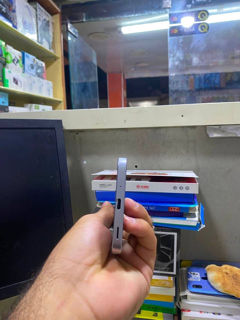 اجهزة مستعملة للبيع
1-ايفون xs max ذاكرة ٢٥٦ بطارية ١٠٠ مستبدلة 🔧والشاشة مستبدلة 🔧 والضهر مفطور مثل ما واضح بصمة وجه شغالة ✅ (السعر ١٥٠ الف)
2-سامسونك a17 ذاكرة 256 عشوائية 8 الجهاز فقط ضهره مفتوح وعلى الضمان ما مستبدل بي اي شي كلش نضيف (السعر 190 الف)

📍موقعنا شارع خجو جوا كوفي ساهو للاستفسار زورونا او على الرقم ***********
