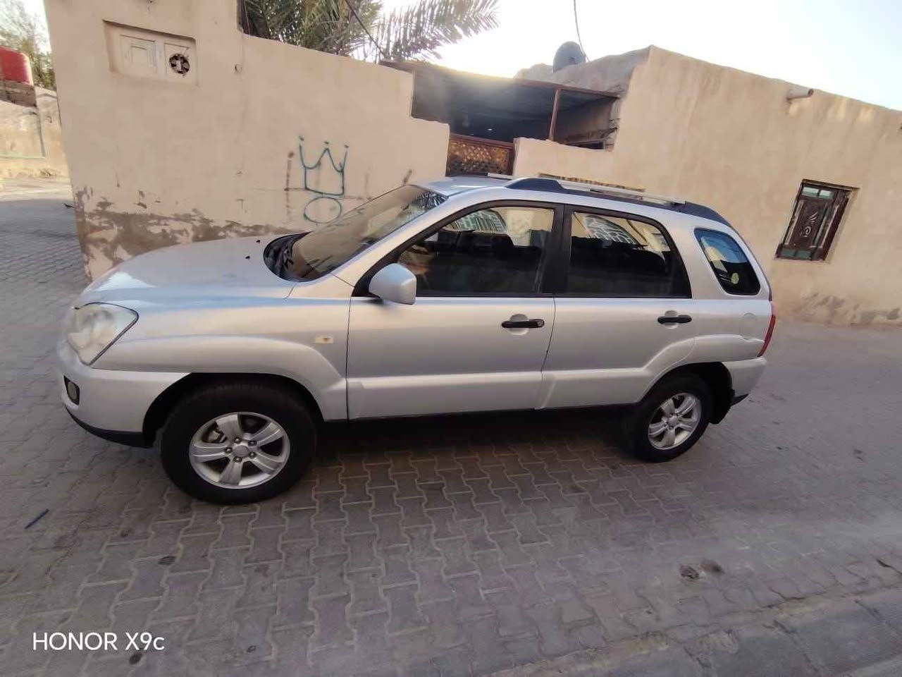 كيا سبورتج ٢٠٠٩ مكفوله من الضربه والصبغ والتبديل كير ومكينه مكفولات حداده تخم تاير باسمي السياره جاهزه منضومه تبريد تدفئه رقم بصره البصرة, العراق

نص مكتوب في الصور:
- HONOR X9c