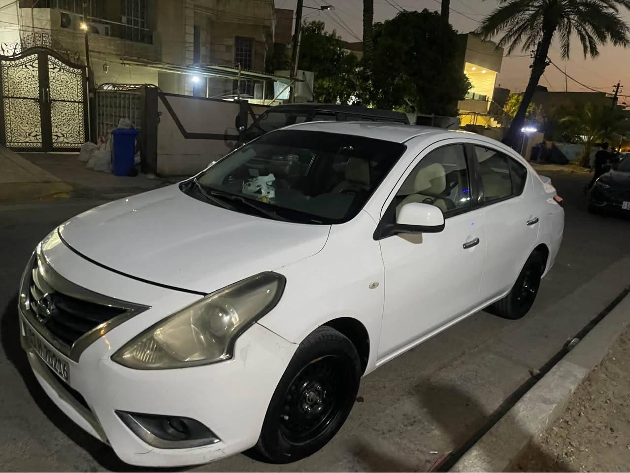 سني هندي 2019
بغداد باسمي 
كير مكينة مكفولة 
بيها باب صبغ 
بيها طخات بسيطة 
السعر ٩٢ وبيها مجال 
*********** بغداد, العراق
