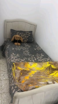 غرفة بنات أسرة عدد ثنين كناتير عدد ثنين منفصلات هاذا الي مصورة اكو واح...