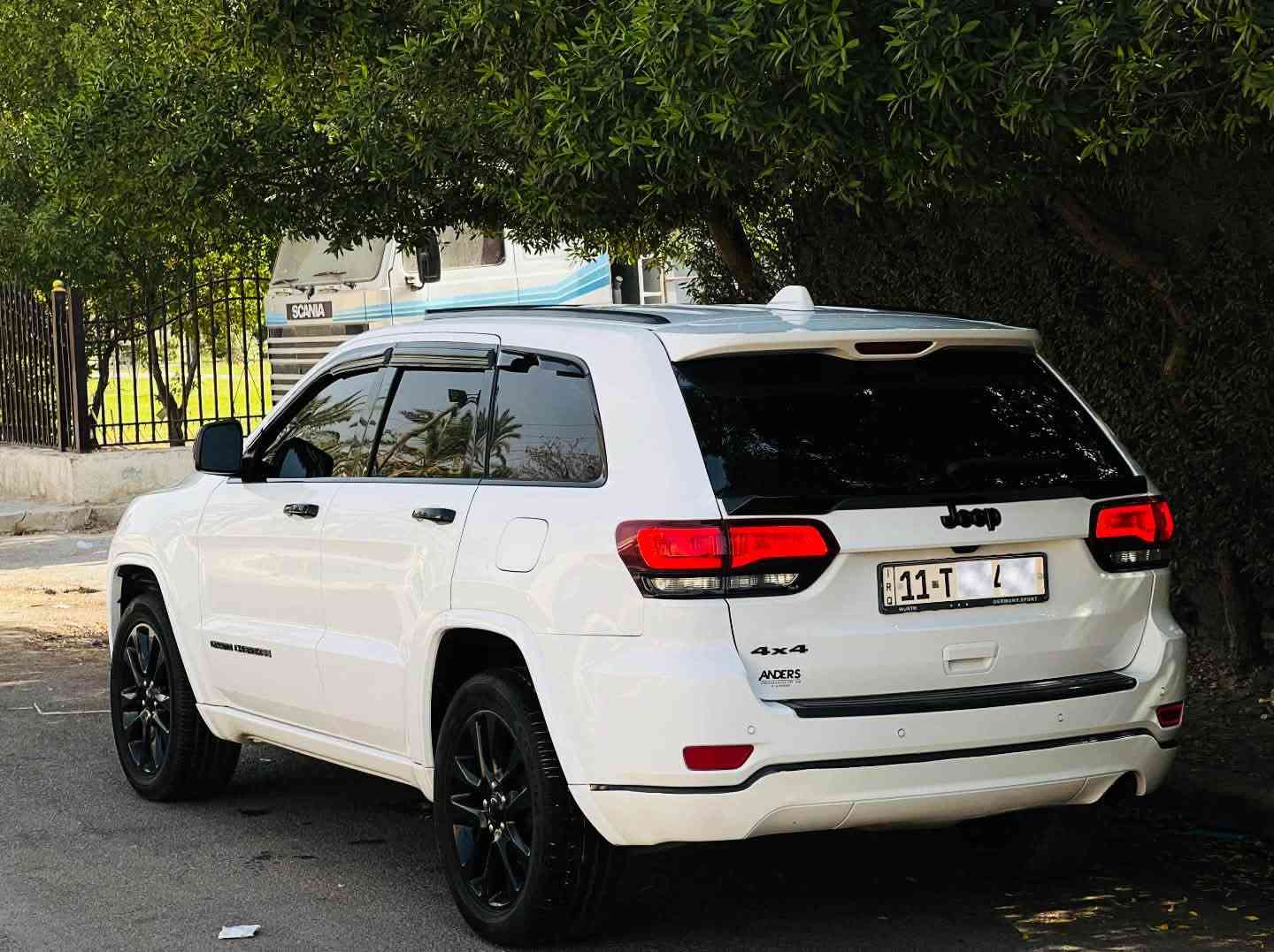 بيع مستعجل
جيب 2019 بلاك توب بدون صبغ فول مواصفات
.
السعر 209 وبيها مجال 

مكاني بغداد *********** رقم بغداد بسمي

حادثة جدا بسيط تبديل جاملغ وبنيد نفس لون

ماشية 66
محرك 3600 مكفول من كلشي
بصمة تشغيل 
فتحة
رادار جانبي
كشنات حار
فور ويل
سبورت 
تشغيل عن بعد
دمام صوت الباين
كشنات حضن
ويل حجم 20 بلادي
تخم تاير جديد 
كامرة خلفية دوارة
شاشة كار بلي مع نظام ملاحة GPS
حساس خلفي 
كشنات حضن

السيارة كلش جديدة بدون لا شخوط ولا بارد ابد
