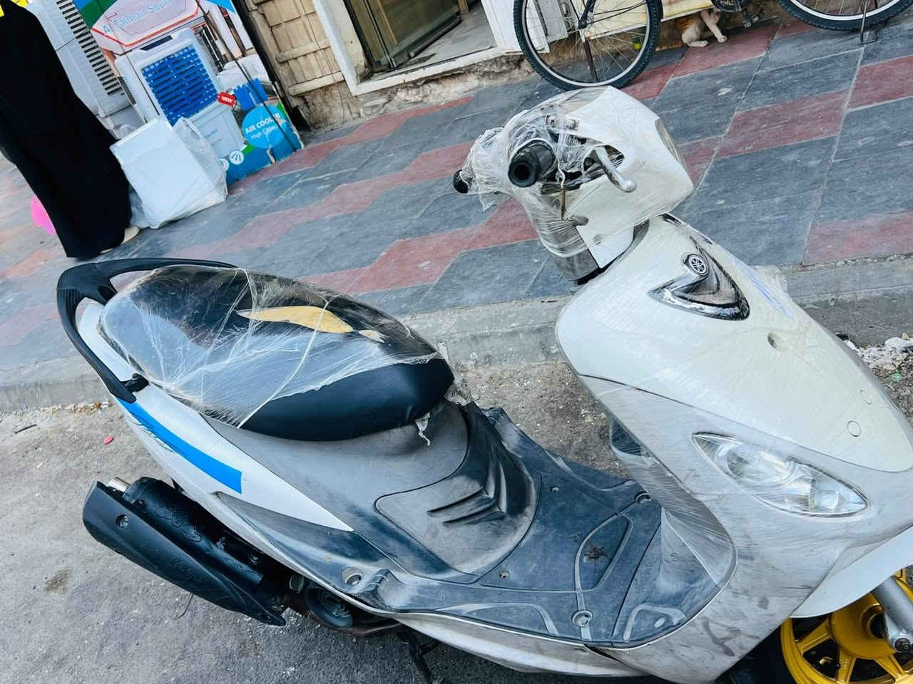 السلام عليكم ماكس للبيع دراجه ما مفتوحه ورادلهه شوي ترتيب سعر 650 وبيه مجال ل طيبين شراي بتفضل خاص + رقم ***********
