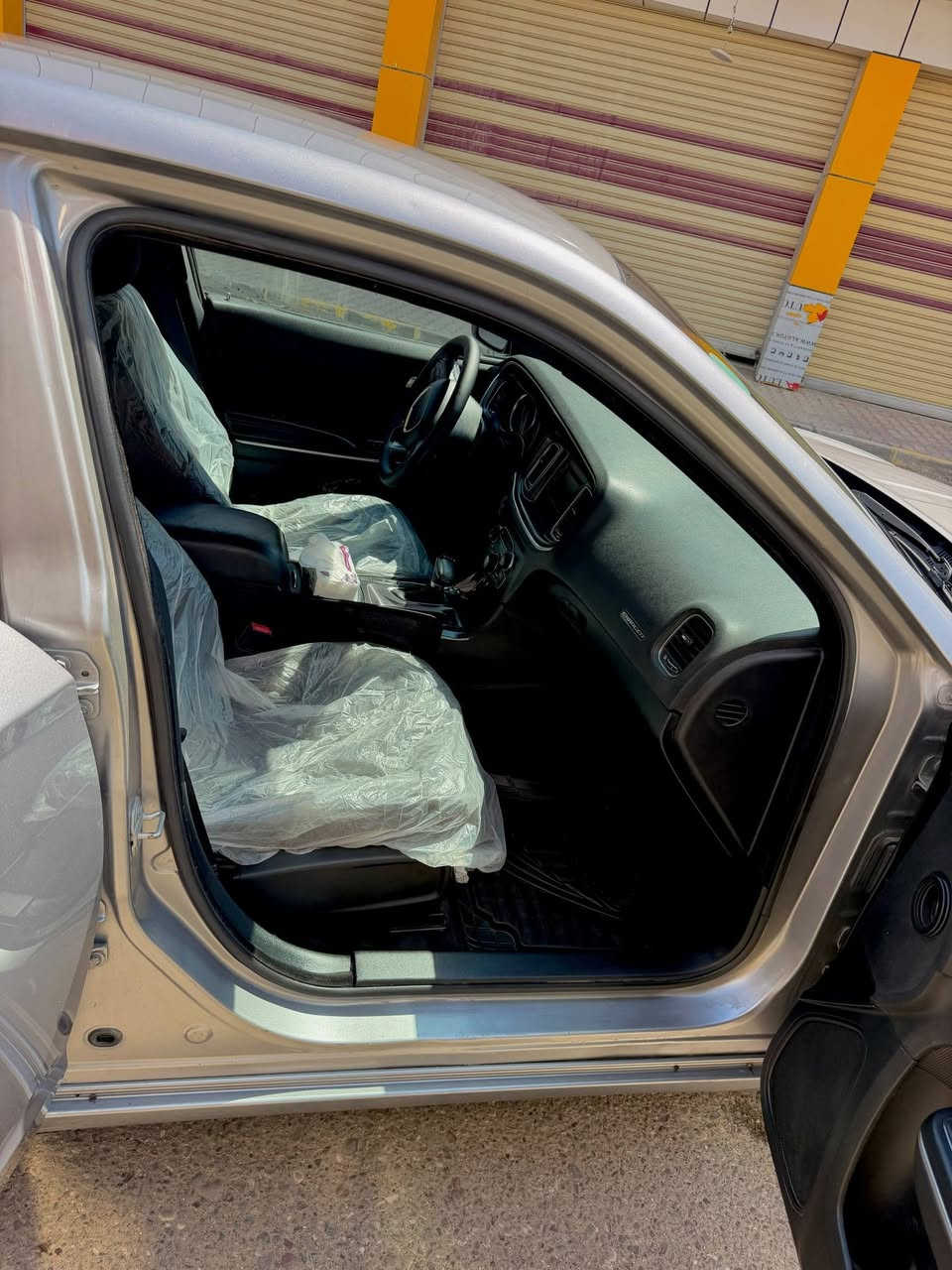 السلام عليكم
جارجر للبيع اداوت (مكصوص) 

متومه أربيل 

موديل 15

محرك 3600

كير طياره

كير ومحرك شرط 

السياره حلوه حيل

تواير جديد 

السياره جاهزه من كلشي 

بيع فقط بدون مراوس

مكان السياره الشركاط
السعر 78وبيها مجال شي قليل
رقم الهاتف ***********

