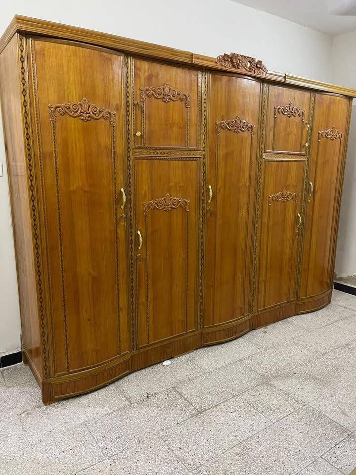 اخشاب عراقية • كنتور ٥ ابواب • ميز تواليت