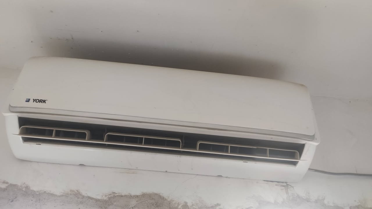السلام عليكم سبلت للبيع طنين سبلت نظيف شغال سعر 350 عنوان الديوانيه***********
