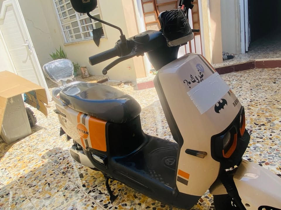 ماطور ريان ابوعيون ٢٥
شرط الفحص ملف بطاريات عقل 
النظافه كدام العين 
السعر ٨٧٥ وبي مجال ل شراي 
لتوصل ***********
