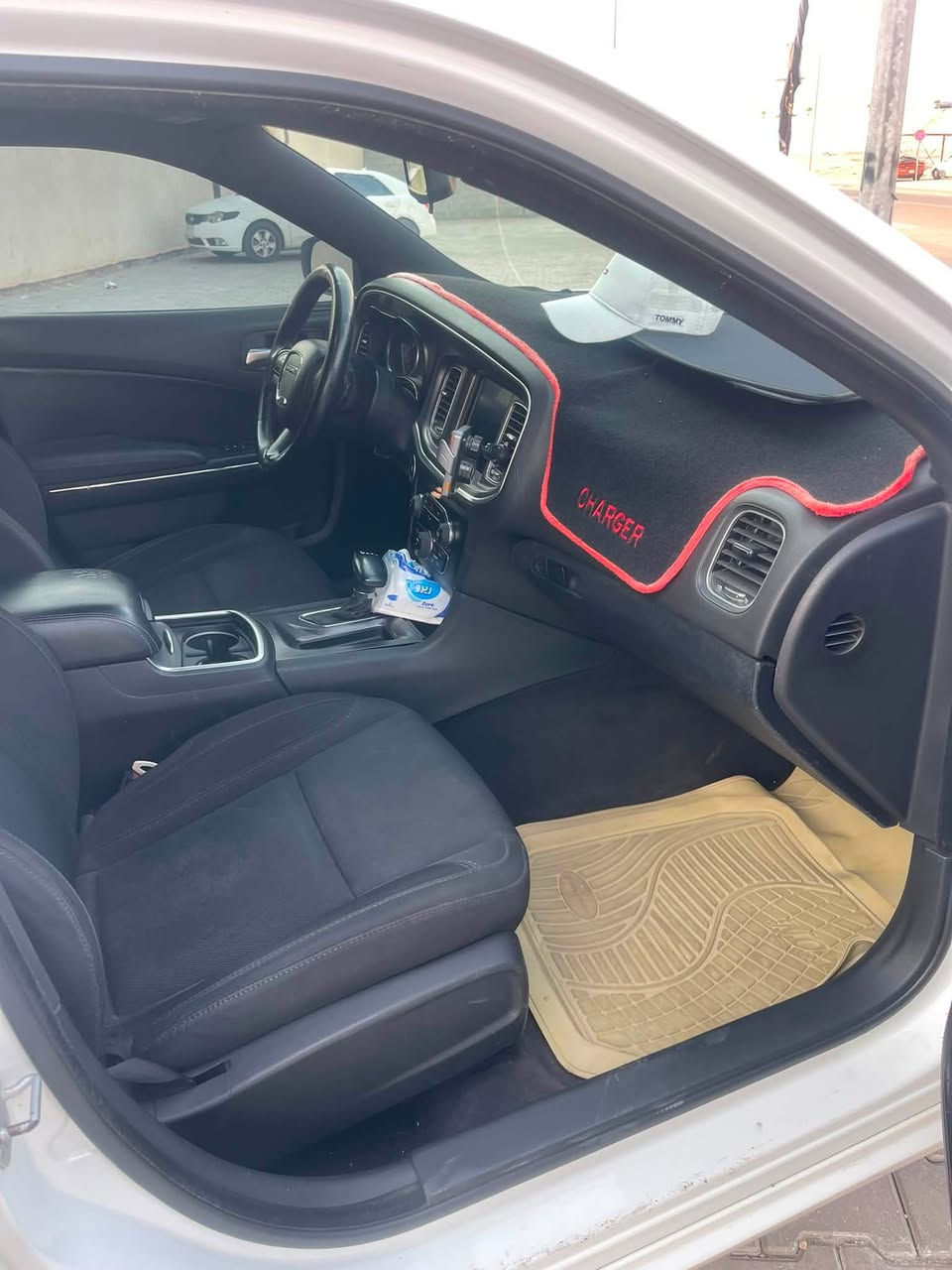 جارجر وارد كندي SXT🇨🇦 حادث بنيد فقط امدل ومصبوغ وبارد بجاملغ الايمن باقي السياره كفاله مكينه 3600 كير مكينه حداديه تبريد كلها جاهزه تخم تاير جديد شاشه كبيره 
رقم ناصريه تحويل ثاني يوم سياره باسمي  رقمي ***********
