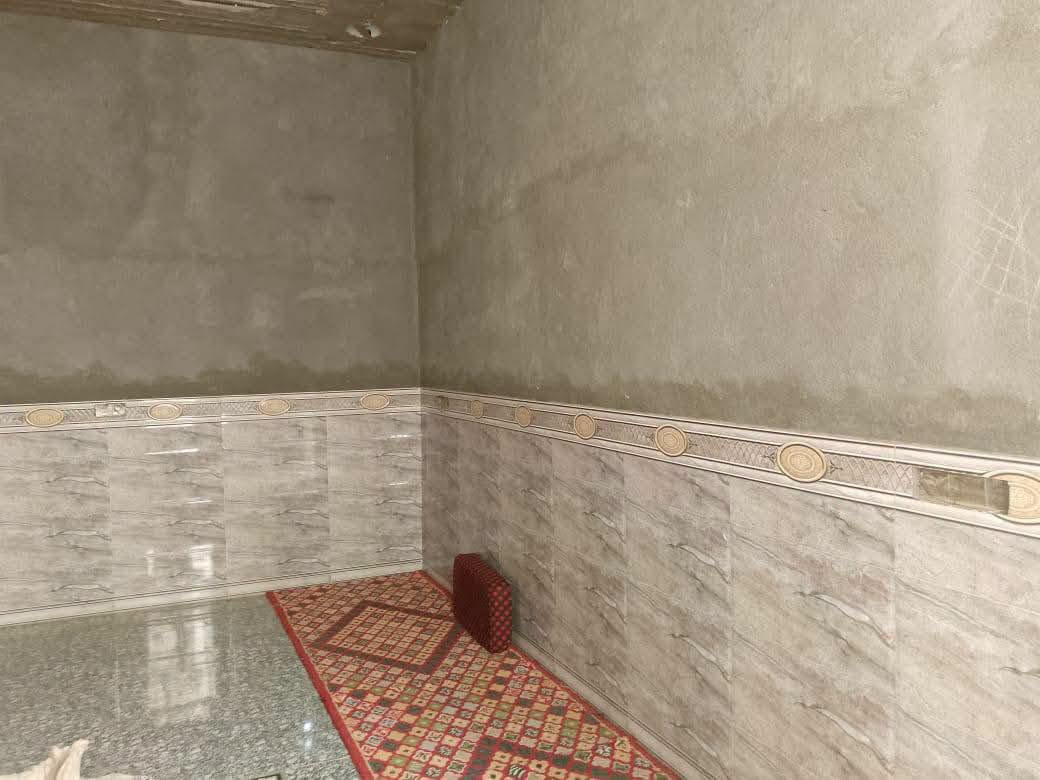 دار سكن المساحة 100 م على ساحة طابقين مسلح طابوق طابق الأول والثاني ثرمستون  3 غرفة نوم استقبال مطبخ صاله صحيات خارجي وداخلي مع كافة الخدمات بناء حديث العنوان ناصرية الفداء نهاية شارع ابو لبنان حي الكرامه السعر 105 مجال للاستفسار ***********
