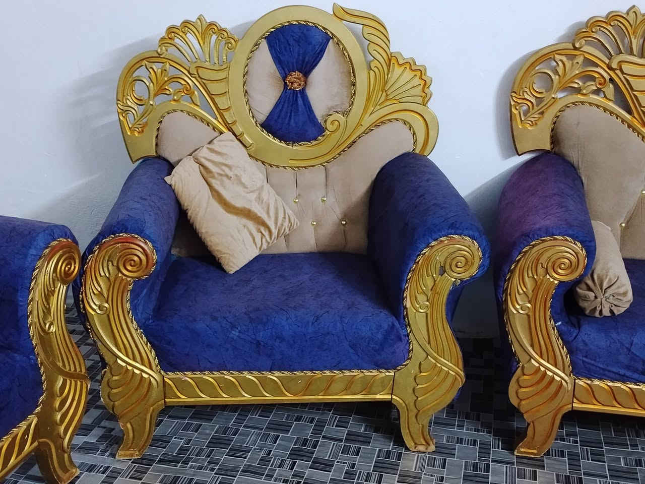 سلام عليكم تخم ملكي 10مقاعد تسكام اي ضرر مابي أسعر 350العنوان كربلاء حي العامل يوجد خدمت توصيل الستفسار ***********

