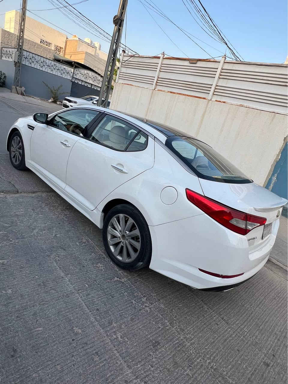 ا كيا أوبتيما خليجي  السعر 84وبيه مجال 
-موديل 2014 VIP بنوراما 
-فول مواصفات بيه 4 قطع صبغ بدون دواخل 
-تحم سترين جهتين 
-مري شفط
-تبريد قطعتين
-لدات امامي خلفي 
تبريد خلقي -
-حساست امام خلفي
-ويل كروم 
-تخم تاير
-باتري جديد 
-مكينه 2400 دووش 
-تبريد شغال
وبعد موصفات هواي         
 رقم أربيل الماني  الأستفسار *********** النجف, العراق
