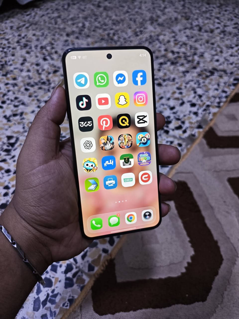 تكنو كامون 40 بريمير 5g
مواصفات الجهاز
شاشة بدقة 144 هيرتز 
معالج ميديا تيك 8350 بدقة 4 نانومتر
كاميرات ثلاثية  بدقة 50 ميكا بكسل (تصوير يخبل) مع عدسة تقريب جيروسكوب
ذاكرة 256 رام 12+6
يشغل ببجي 120 فريم🔥
يحتوي على زر الذكاء الاصطناعي
مقاوم للماء والغبار بمعيار ip 69 و68
السعر 420 بي مجال بسيط 
العنوان ناصرية مركز ***********
.
