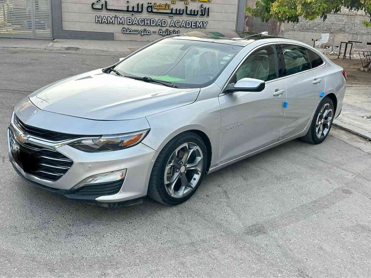 السلام عليكم ماليبو موديل 2022 محرك 1500 توربو فئه سياره lt المواصفات فول  بنرما صبغ بيه جاملغين امامي وكله من امريكا  بدون دواخل بدون شواصي صور حادث بلمنشور ماشيه 60 ميل كير مكينه كفاله سياره جديده بدون نقص دشبول ولا ضوه بيها تبريد ثلج بيها بلقماره مال تحميل رصعات بصيطه وعندي فديو الهم وسياره بنرما رقم اربيل هزه سنويه جديده بسمنا سياره 
سعره 118 مع مجال بصيط ترهم مراوس حسب قناعه 
عنوان كرخ تواصل 
*********** بغداد, العراق
