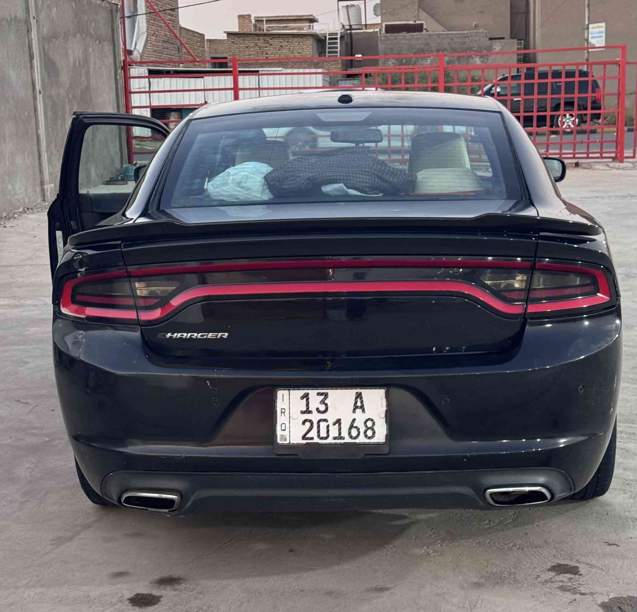 جارجر 2015 اصل وارد امريكي حادث بنيد اير باگ ما طاك بيها بارد جاملغ خلفي داخل العراق شي بسيط بأسمي تريد تحويل تريد وكالة رقم ميسان رقمها انكليزي بأسمي سعرها 148 ورقة  وبيها مجال المكان البصرة رقم التلفون ***********
