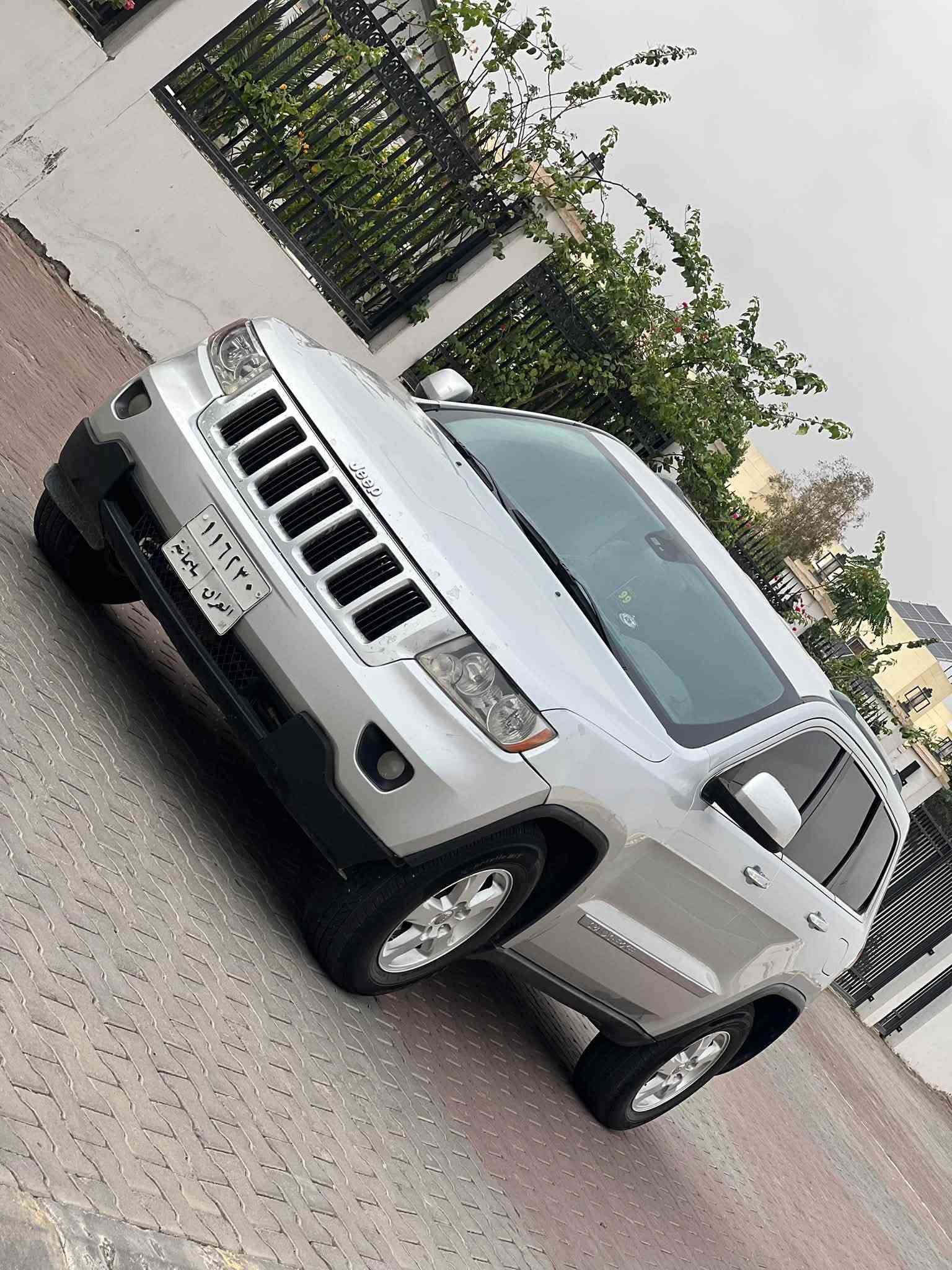 جيب لاريدو • ٢٠١١ • ٦ سلندر