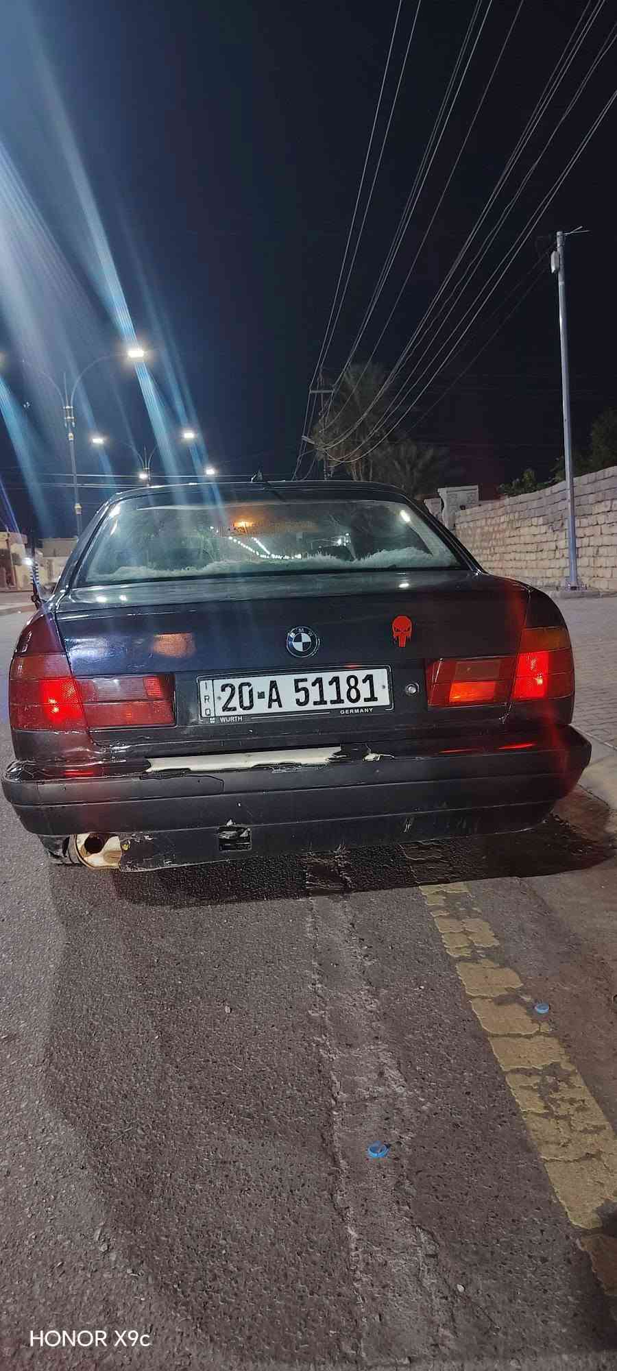 السلام عليكم السعر المطلوب ٣٨  للبيع نقد فقط اعتذر من المراوس وال قصط وال مده بيع نقد فقط حجم ٥٢٠مسكر عدل  شرط كير عادي والباقي جدام العين  رقم ديالى انكليزي سنويه لل ٣٠   مكانه الشركاط الخصم ***********

نص مكتوب في الصور:
- HONOR X9c