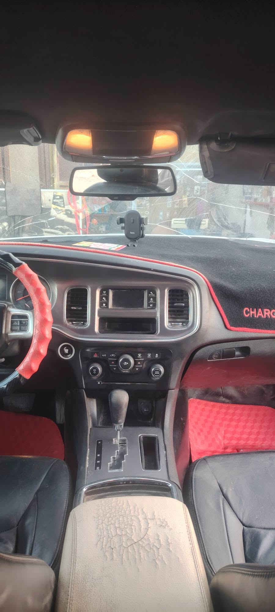 جارجر مديل 14 وارد امريكي بيها تبديل جاء ملق وبنيد بس مكفوبه من الضربه والصبق والمعجون محرك 360 تبريد حداده اكسن كير شرط الفحص امراوس عادي اورس  السعر 150 مكان السياره البصره الزبير للتواصل رقمي *********** استعمل وتساب
