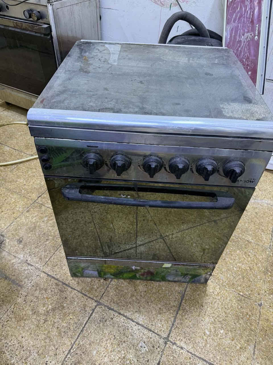 طباخين انضاف واحد 4 عيون فريش كله شغال بس عين صغيره بيه نسداد وثاني عشتار 5 عيون كله شغال ابيعهم اثنينهم قفل 80 الف ماببع واحد اثنينهم سوه ليحب يتصل ***********
