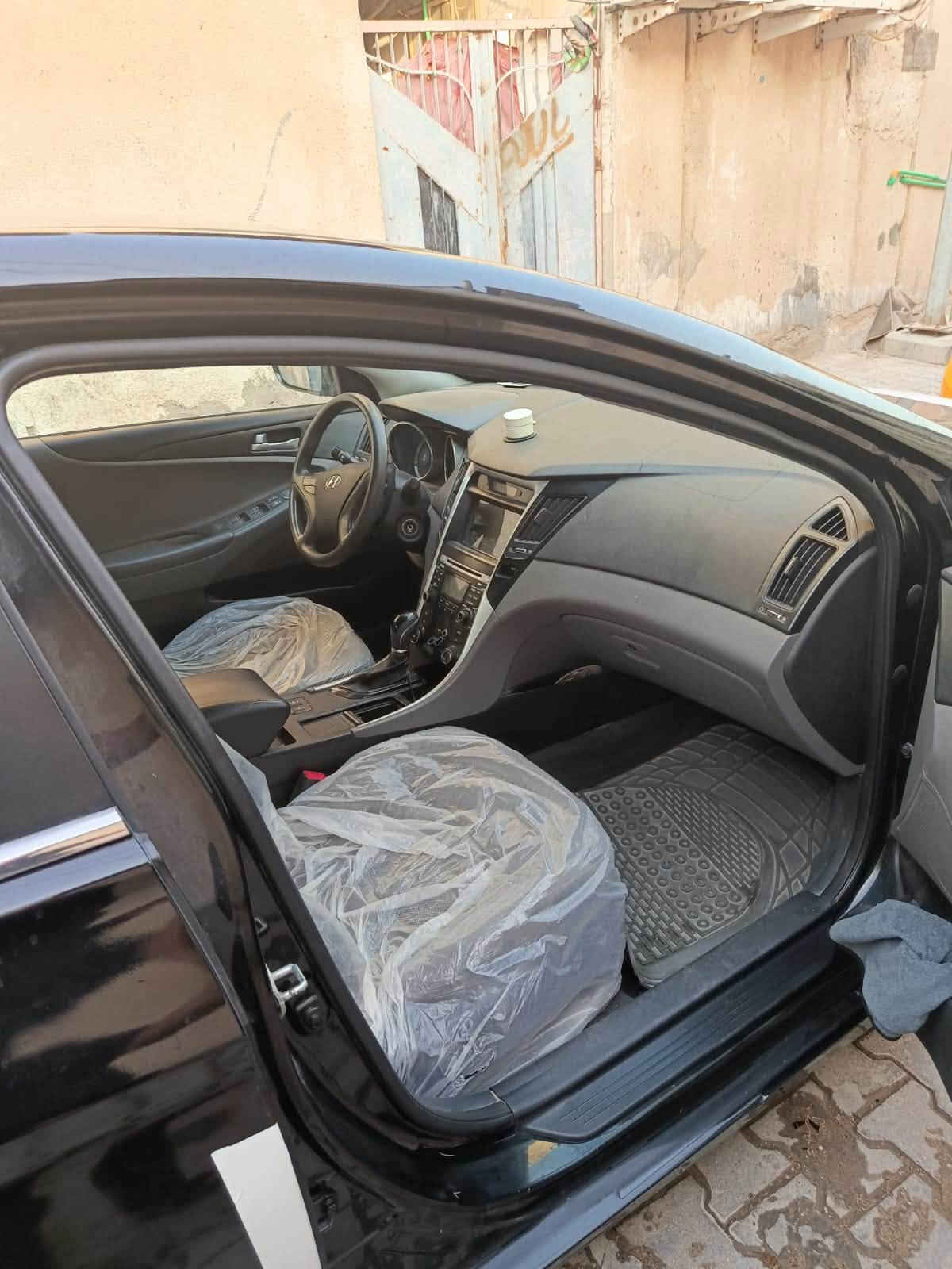 سلام عليكم سياره سوناتا موديل 14كير مكينه حداديه تخم تاير كله كفاله والبدي شوف العين مرات شفط تحكم ستيرن مانع انزلاغ شغال مكينه 2400 بانزين اصل كص جنطه فقط لزكه هزه موجوده طبق الاصل ويه الشاصي سنويه تنتهي 29 العنوان بصره طويسه السعر 40 رقم ***********

نص مكتوب في الصور:
- @2z._wl