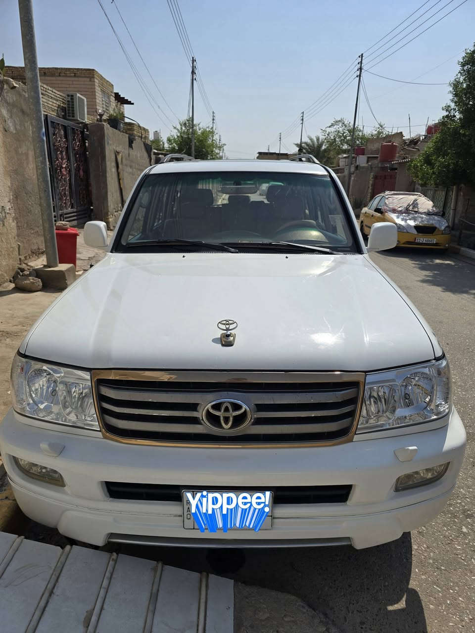 سلام عليكم 
لاندكروزر للبيع موديل 2004
 فول مواصفات تخم تاير جديد
 تبريد 
كهربائيات كله شغاله
 فتحه
 شاشه كامره HD
 ثلاث قطع تبريد 
7 راكب 
ثلاجه 
كير اوتوماتيك
 مكينه 6 سلندر 4500
 فورويل ملغي
 رقم ميسان باسمي
سونار مرفق بالمنشور تاريخه قبل يوم سويته
 للاستفسار مكاني ميسان مركز المدينة 
***********
