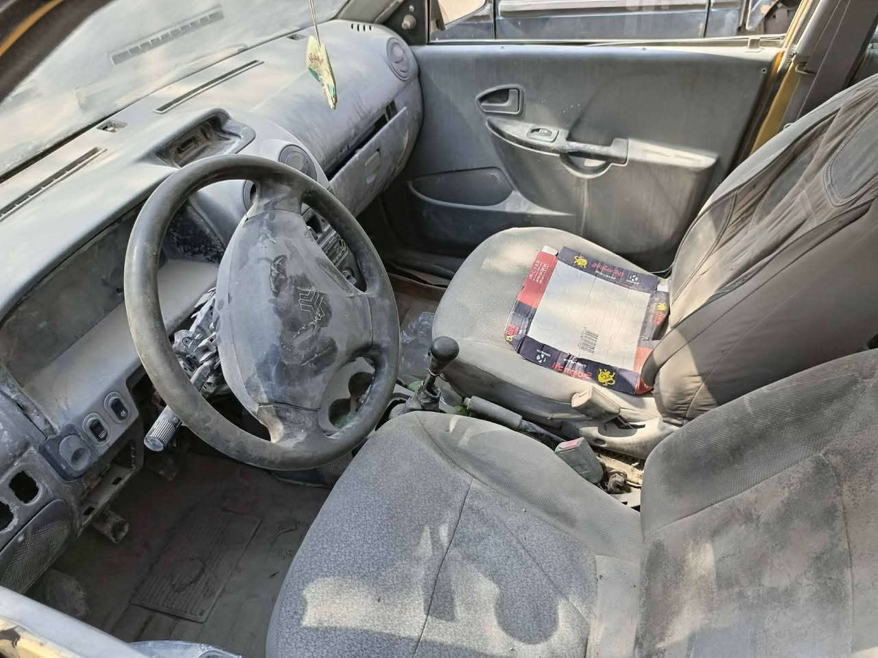 السلام عليكم سايبه مديل 14سنويه لحد 28مكينه كايمه داخن بيه عتب مخيسات شويه ولقماره مثل ماوضحه بصور يرادله باتري تشتغل شراي ينتصل ***********النجف حي المكرمه سعره 8ورقات وبيه مجال قليل
