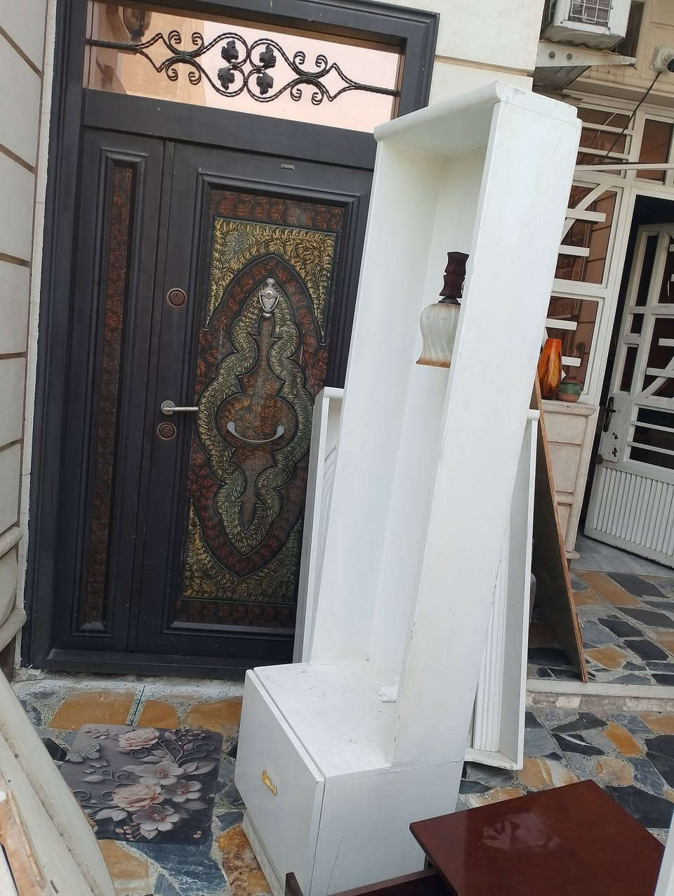السلام عليكم بيع غرفه عراقيه عنواني بغداد زيونه اللي يحب يراسلني على الفيسبوك لو على الواتساب *********** السعر 150
