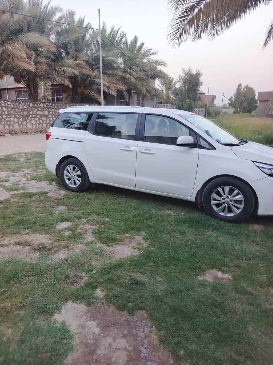 السلام عليكم
كيا كرنفال خليجي موديل18 اجره رقم بغداد  باسمي تحويل مباشر مكينه كير حداديه تخم تاير تبريد كلها لحاله الشركه مصفره هيىه وغرامات مكفوله من الحادث بيها رش صبغ اثر شخوط مكانها كربلاء طويريج رقم التليفون ***********
