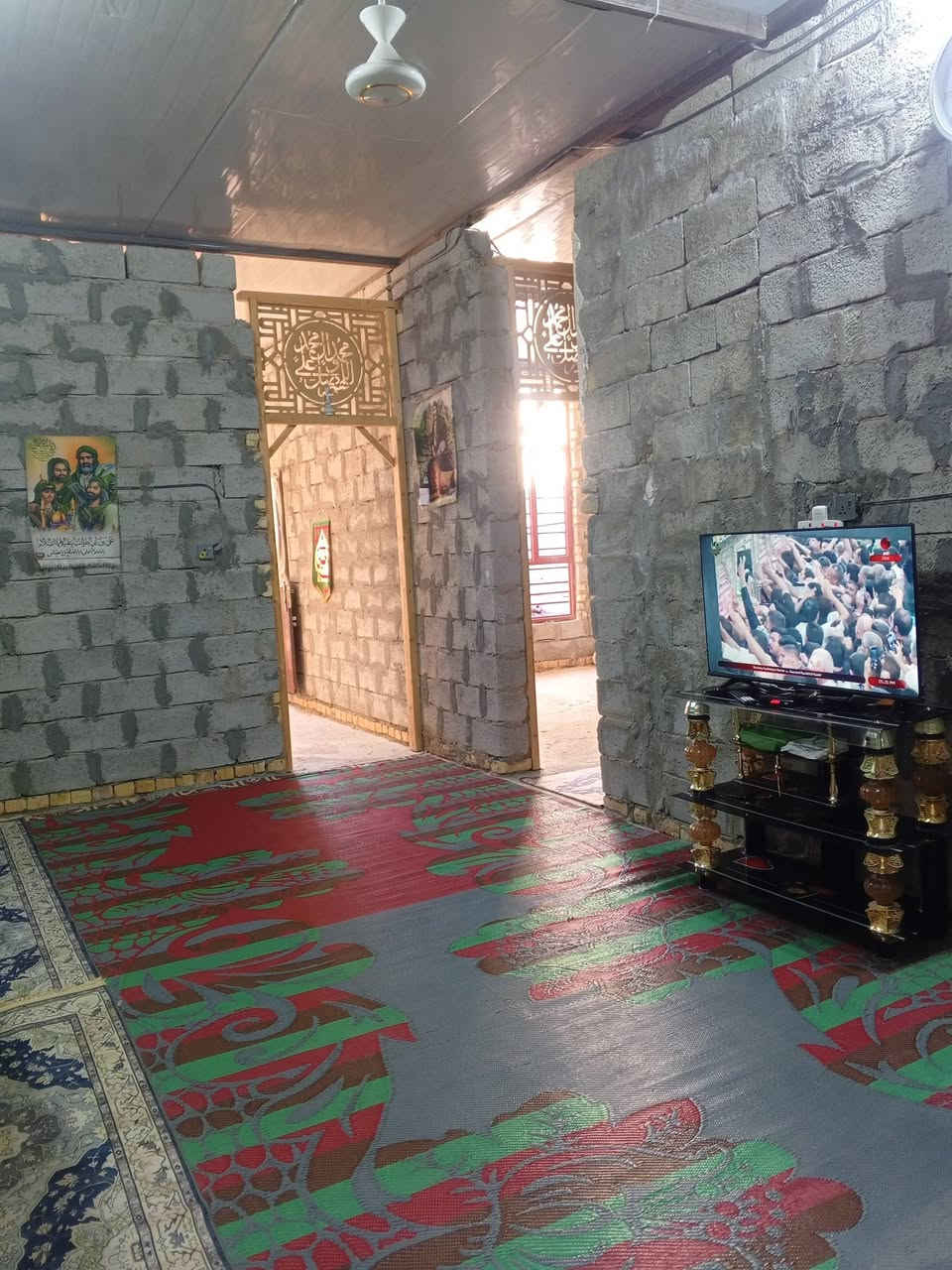 مشتمل مربع مساحة 105جهة الكورنيش سند 25 غرفه وهول مطبخ استقبال سقف سندويج الارضيه رفته كوت حي الحكيم خلف المستوصف نزلت ماركت علي الامير السعر20///***********
