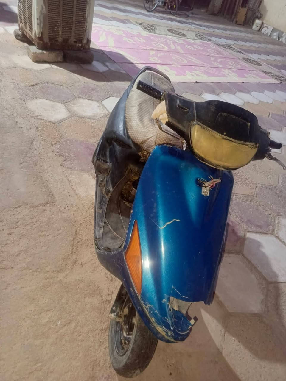 السلام عليكم دراجه فراشه للبيع عطلانه عوزه ولفات دراجه كل شيء ما بيها نظيفه والله بس والفات فقط بعد السعر 60بيه مجال مكانك الغراف //***********
