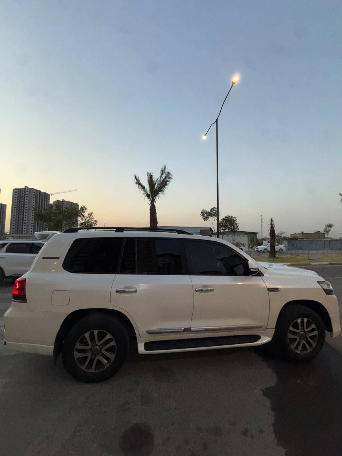 لاندكروز VXR ٢٠١٦ مواصفات خليجي 
ماشيه ١٣٠ الف 
رقم هاتف***********
