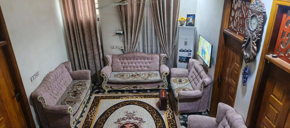 بيت للبيع مطلوب سكان 58مقدت 130طابقين شارع 20م 
بناء حدث 2024  شارع  الكفاح ***********

