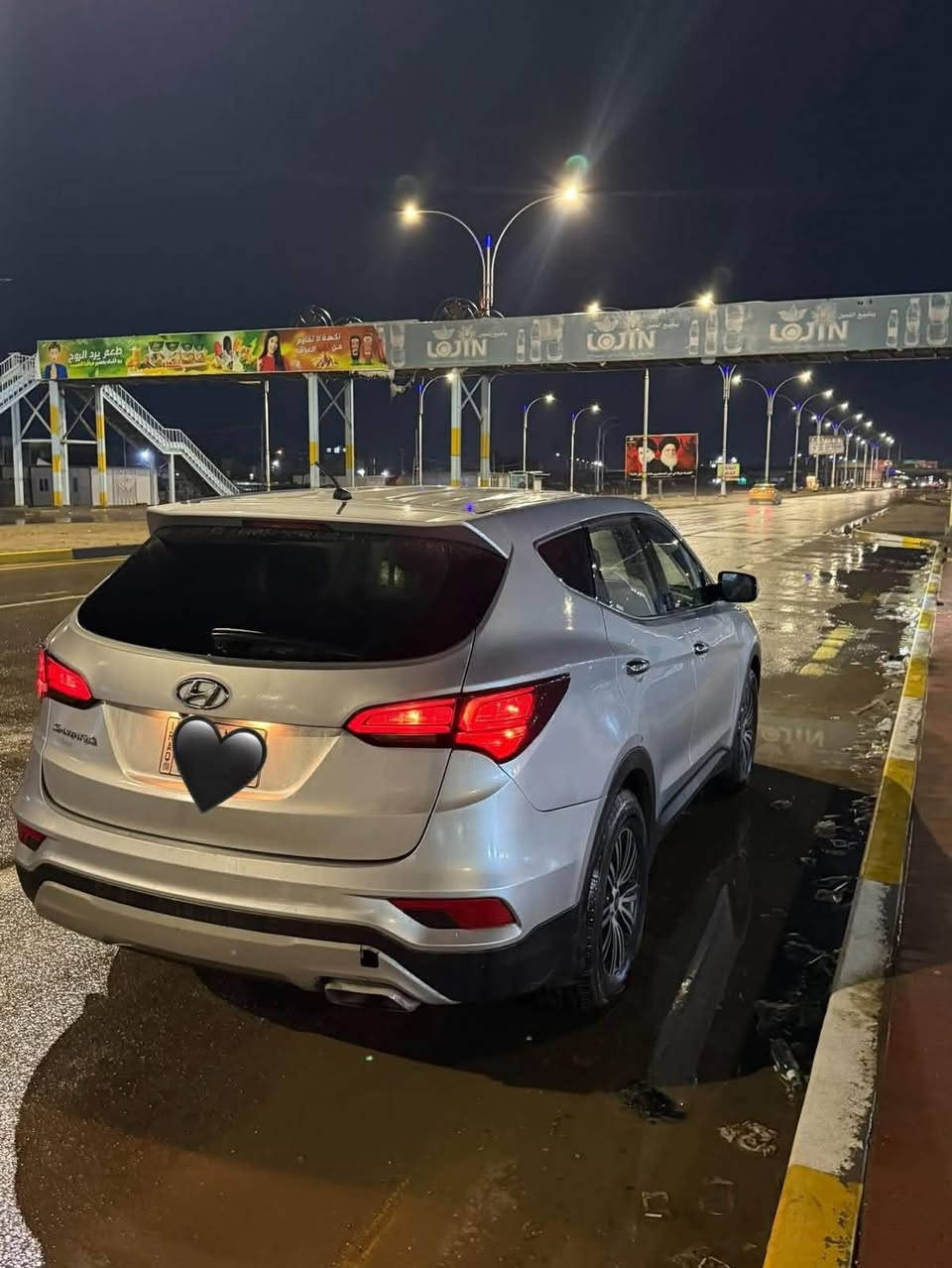 سلام عليكم سيارة سنتافي فئة الرياضي موديل 2018  ميكنة 2400  gdiوارد أمريكي ضربتها جاملغ ايمن   ماشية 79   ميل كشنات جلد بيها نضام الإيكو الاقتصادي و نضام السبورت 
 مثبت سرعه و مانع انزلاق  كفاله الگير والمحرك 
كشنات جلد  تخم تاير جديد سياره  
تجي تفحص بيدك وتدلل 
سعرها 140 وبي مجال واتساب ***********
