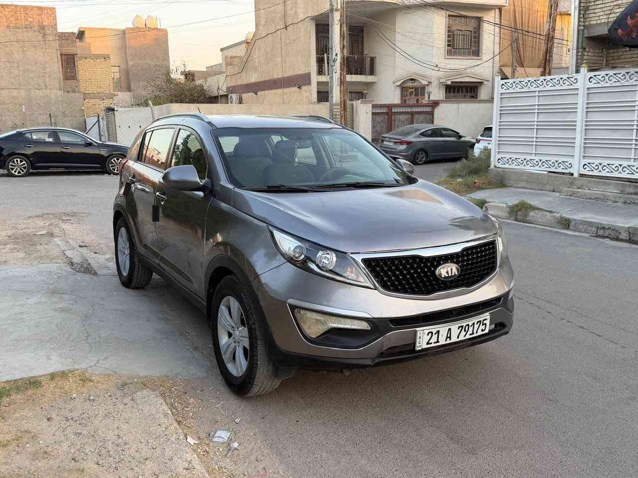 كيا سبورتج خليجي موديل ٢٠١١  رقم سنويه جديد دولي محرك ٢٠٠٠ دووش تحكمات تبريد شاشه حساس مري شفط بيه صبغ ٥قطع اثر جراد فقط كير محرك صدر تبريد جاهز السعر 92  وكاله تحويل جاهز للاتصال ***********
