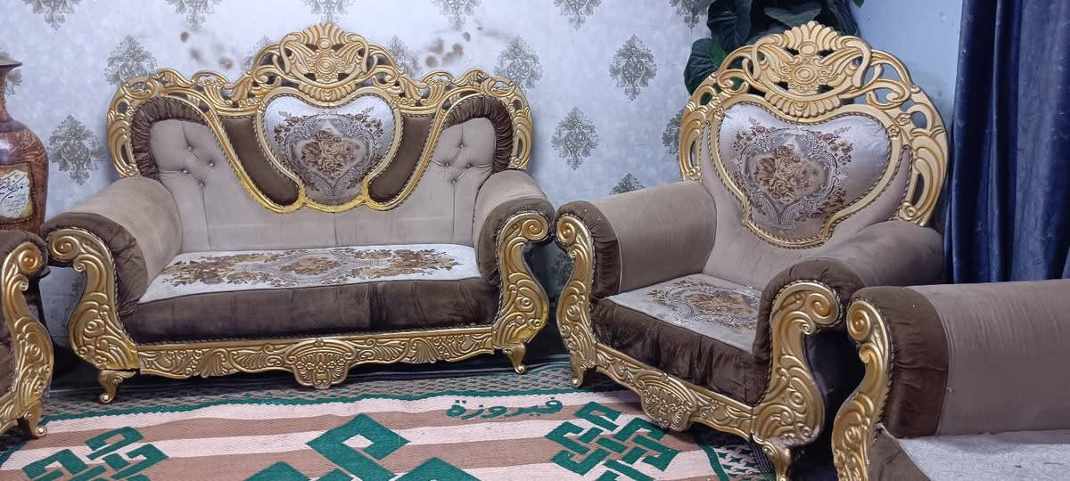 السلام عليكم تخم ملكي 10مقاعد مع 3طبلات كلش نضيف المكان الكاضميه السعر 350 الاستفسار الاتصال علا الرقم *********** يوجد الدينار توصيل داخل بغداد فقط
