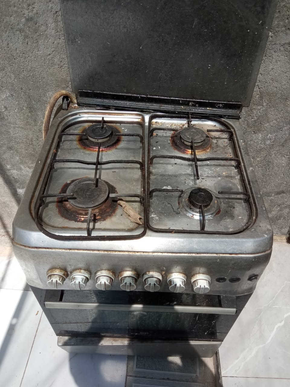 للبيع طباخ شغال
السعر 45 الف  
بابل منطقةعنانه 
***********
