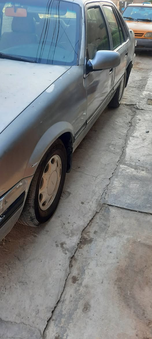 السلام عليكم برنس ١٩٩٤ السيارة بأسمي رقم بغداد انكليزي سنوية لسنة ٢٠٣٠  تنتهي تبريد شغال وبارد بالظهر وجاهزة من كلشي نقص السكن فقط والصور كلشي موضحة بيها الاتصال *********** او واتساب السعر  ٤٠ ورقة وبيه مجال
