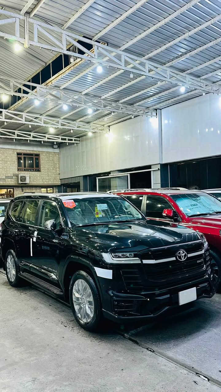 تويوتا لاندكرو VX LIMITED بلاك ادشن موديل 2023
وكالة SAS ماشية 57ألف كم
محرك 3.5L توين تيربو 
گير أوتوماتيك 10 سرعات
دفع رباعي 4X4
مواصفات VX Limited الأصلية
داخلية جلد
كشنات أمامية كهرباء
تبريد وتدفئة الكشنات
ذاكرة ميموري
ثلاثة صفوف مقاعد
فتحة سقف
شاشة كبيرة ونظام ملاحة
عدادات ديجيتال
كاميرات محيطية 360 درجة
حساسات أمامية وخلفية
رادار أمامي
مانع تصادم
تحديد ومحافظة على المسار
نقطة عمياء
مثبت سرعة متكيف
تحكمات كاملة بالستيرن
بصمة ودخول ذكي
تشغيل عن بُعد
شاحن موبايل لاسلكي
تبريد متعدد المناطق
ثلاجة
مرايا كهربائية
هاند بريك كهربائي
أوتو هولد
صندوق خلفي كهربائي
لايتات LED
جنوط ألمنيوم
أنظمة ثبات ومانع انزلاق
أنظمة قيادة للطرق الوعرة
السيارة جديدة ونظيفة
مكفولة كفالة عامة
مغلفه PPF 
المكان: بغداد 
للبيع او مراوس 

الـ💎ــسعر🟥:: اتصل ***********
