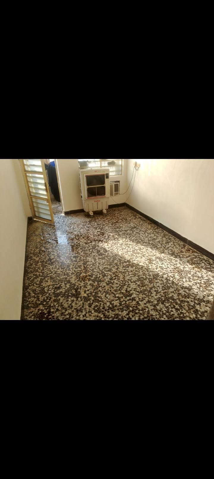 بيت لبيع بل تاجيه 100 متر 5×20 طابو صرف سنتر عل شارع 20  ***********
