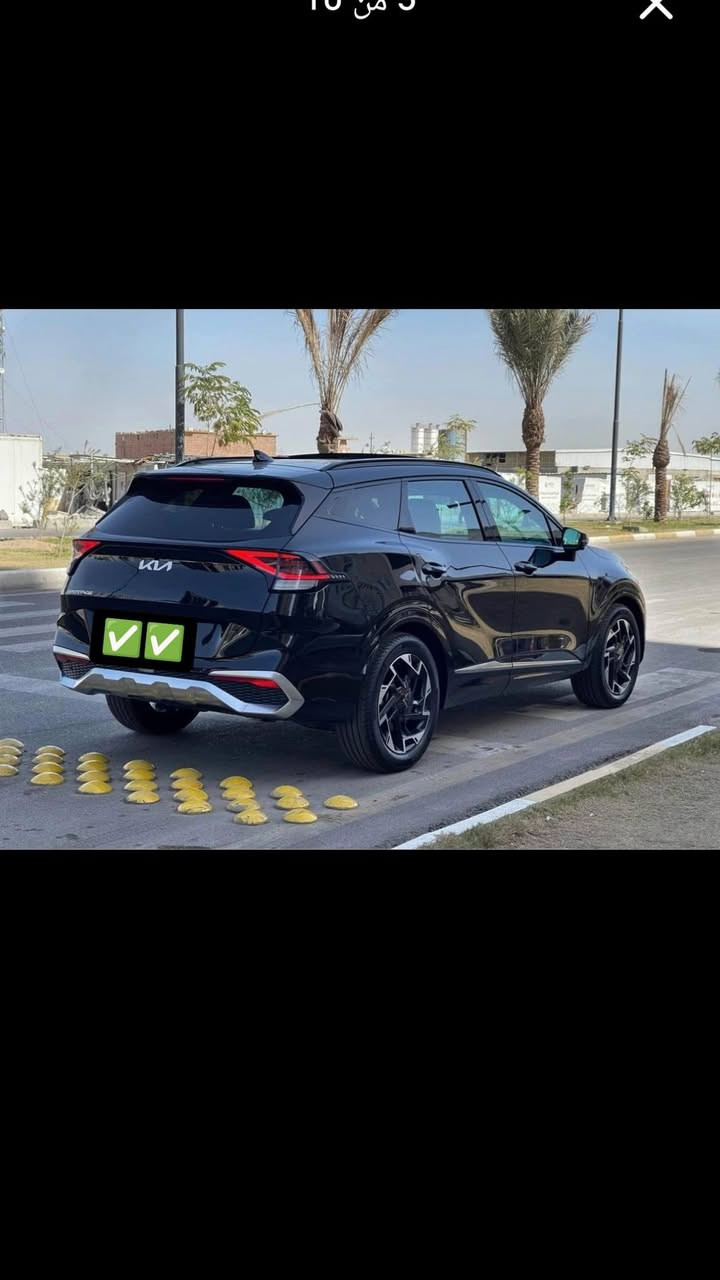 السلام عليكم كيا سبورتج للبيع موديل 2024 إس إكس برستيج SX Prestige أعلى فئة بالسبورتج فول فول مواصفات 1/1 ماشية 50 ألف محرك 2500 GDI سمارت ستريم (يعني بي نظام GDI و MPI سوى) السيارة وارد أمريكي 🇺🇸
مواصفات السيارة :-
تبريد تدفئة كشنات
وتدفئة ستيرن 
كشنات كهرباء وخزن ميموري 
بانوراما على طول سياره
أربع انضمه قيادة
شحن لاسلكي وشحن واير لس
منافذ شحن تايب سي امامي وخلفي
تبريد قطعتين والامامي مناخين منفصل 
كشنات جلد وداخل احمر مميز
لد نهاري واشاير بالمري
حساسات أمامية وخلفيه ورادار امامي وجانبي وخلفي ونقط عمياء
داخل كله لمس وشاشه دجتال متصله وكار بلي وأندرويد اوتو
كامرات °360 محيطيه امامي وخلفي وبالمري 
صندوق كهربائي
اناره كلهLED واوتو هولد ومانع منحدرات 
فول تحكمات ستيرن
الداخل مغلفPPF
جام كله مغلف عازل حراري 
السياره جديده وجاهزه من كلشي أي نقص مابيه وجميع الاير باك سليم حادث السياره فقط جاملغ عكس سايق مبدل نفس لون، شاصي و لغد وايرباك كله سليم وعلى فحص  وبي PDR ب باب صندوق على شبرين تقريبا وبيه PDR ب حافه بنيد غير هذا شي مكفولة سياره العنوان/ بغداد السيدية السعر/ 232 وبي مجال للشراي الاتصال/ ***********
إلي يريد صور حادث ورقم شاصي يراسنلي واتساب

نص مكتوب في الصور:
- 9 من 10
- 8 من 10
