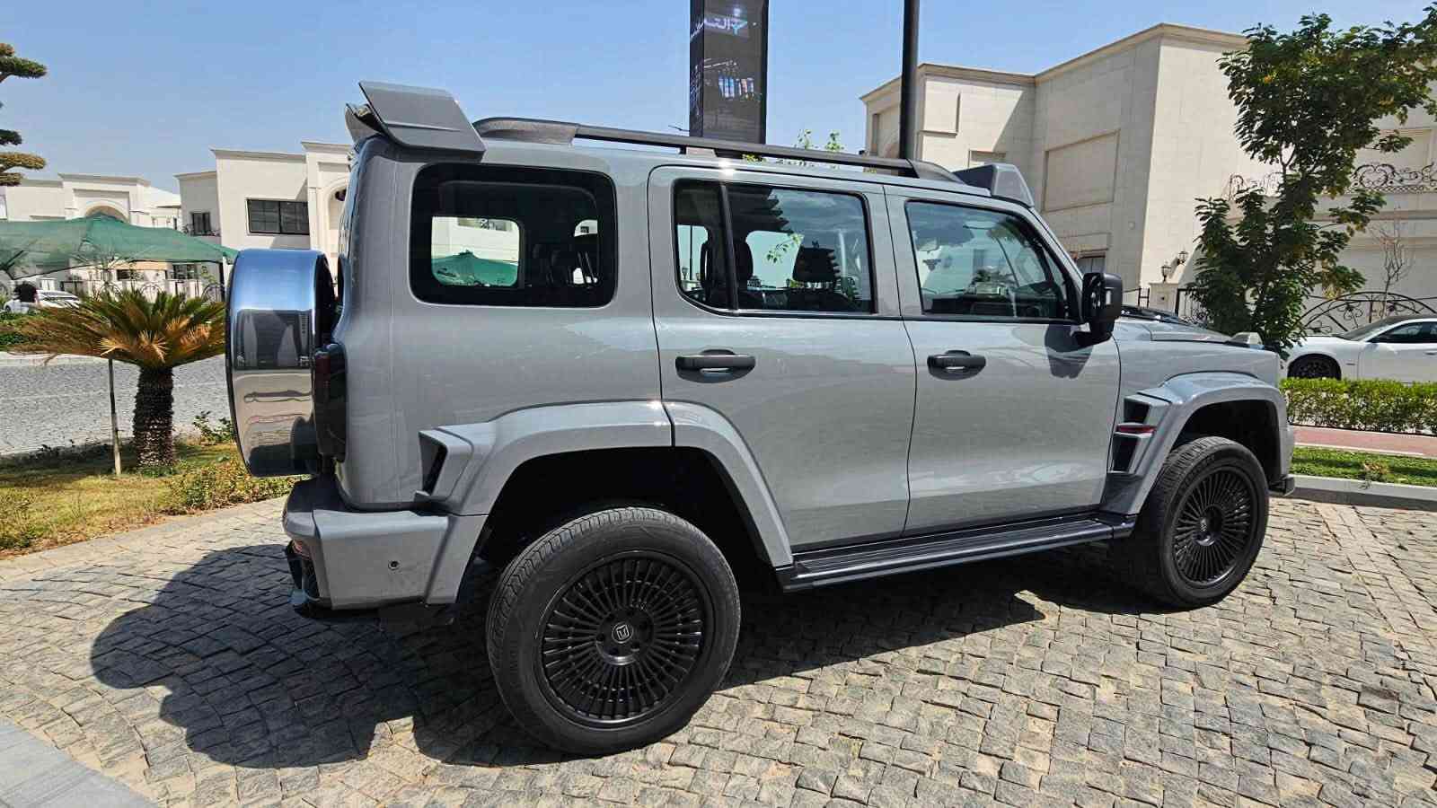 تانك 300 للبيع موديل 24 كت جي كلاس برابوص مكفوله فقط دعكه بسيطه بالباب الخلفي موضحه بالصور رقم بغداد باسمي موقعي بغداد مجمع الود السكني ماشيه 50 الف ضمان 10 سنوات للاستفسار ***********

