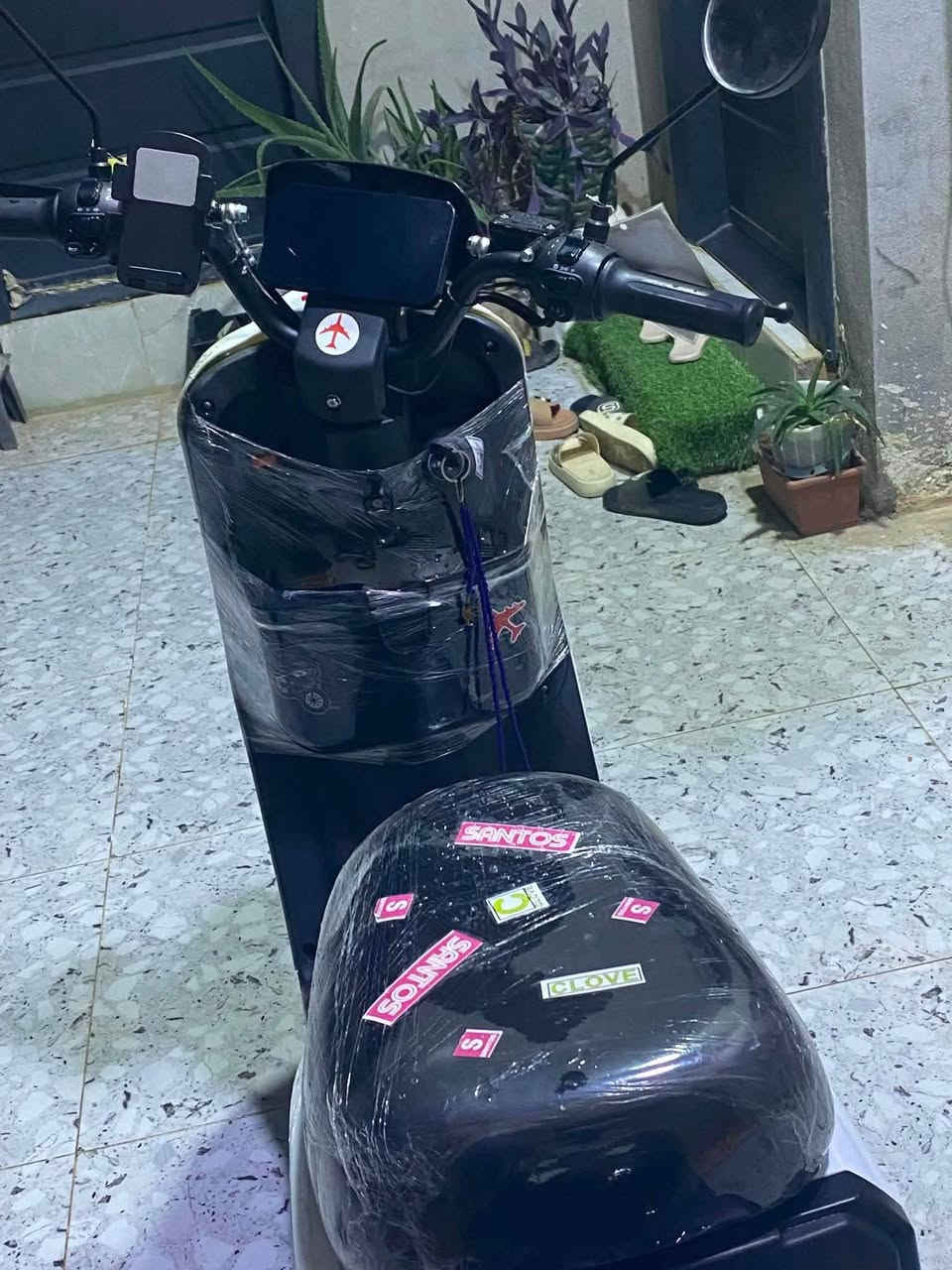 دراجه للبيع كهربائية R90 مستعمل قليل مده شهر فقط كلشي شغال بطاريات 5 جديد لوك كهربائيات كلها كامل مكان كركوك للاستفسار *********** كركوك, العراق
