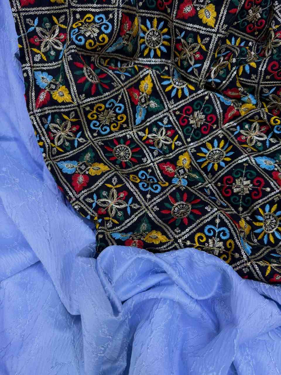 جاكار 🔥 
أقمشة الباري 
ديوانيه سوق التجار شارع الصفافير 
توصيل جميع المحافظات

