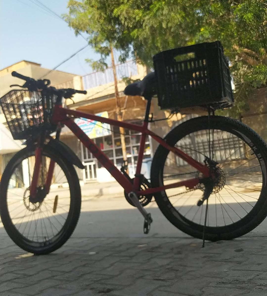 بايسكل رياضي البيع حلو ونضيف حيل 
شوفت عينك المكان بابل محاويل السعر 110
والشراي يتصل على الرقم ‏‪***********‬‏
