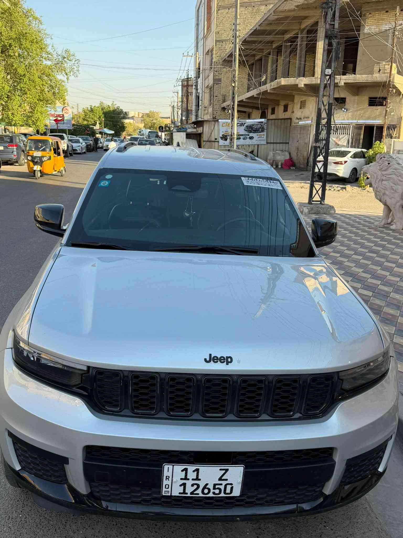 السلام عليكم جيب لاريدو موديل ٢٠٢٤ سبعه راكب 
السياره حادثه واضح تبديل بنيد وجاملغ واللغد مبدل وصبغ جزء قليل من باب السايق السياره داخله بكتاب شهداء بعدله سنه وتنفتح السياره جاهزه مكانه بغداد  حي العامل مواصفات بلاك توب
السعر ٢٢٥ ورقه قفل وماكو هيج سياره بموديله بهيج سعر
***********
