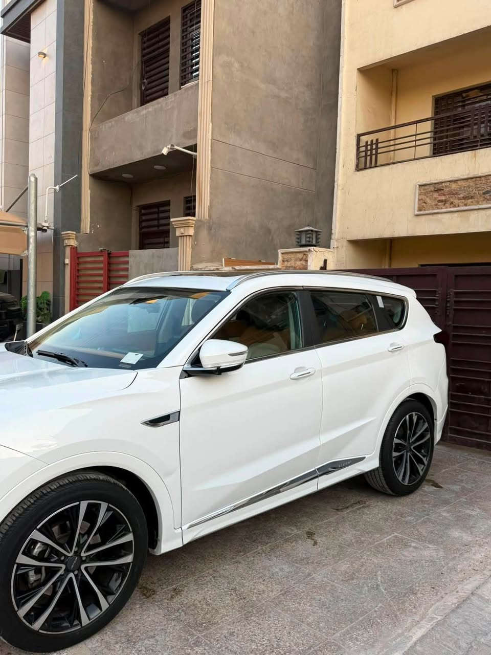 سلام عليكم سياره جيتور فول مواصفات لكجري محرك 1.6T موديل 24 معروضه للبيع للتواصل ***********

