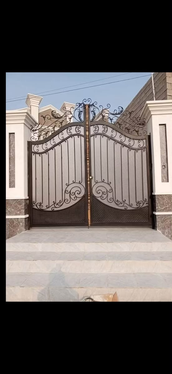 حدادة أبواب • تصميم مودرن • الأنبار رمادي