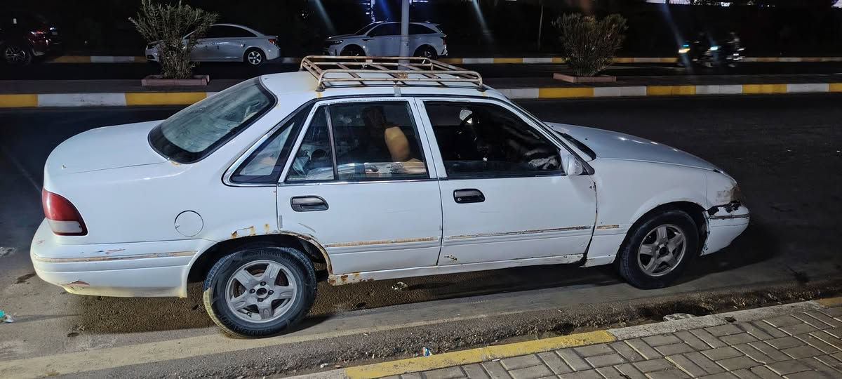 السلام عليكم سيارة برنس فراشه موديل 1997 رقم بغداد بأسمي تحويل مباشر محرك بي تبخير كير حاله جيده صدر جيد سيارة مال عمل وهي بحالة جيده وتشتغل الشراي يتصل على هذا الرقم *********** السعر 20ورقة بي مجال  مكان السيارة الرمادي التأميم
