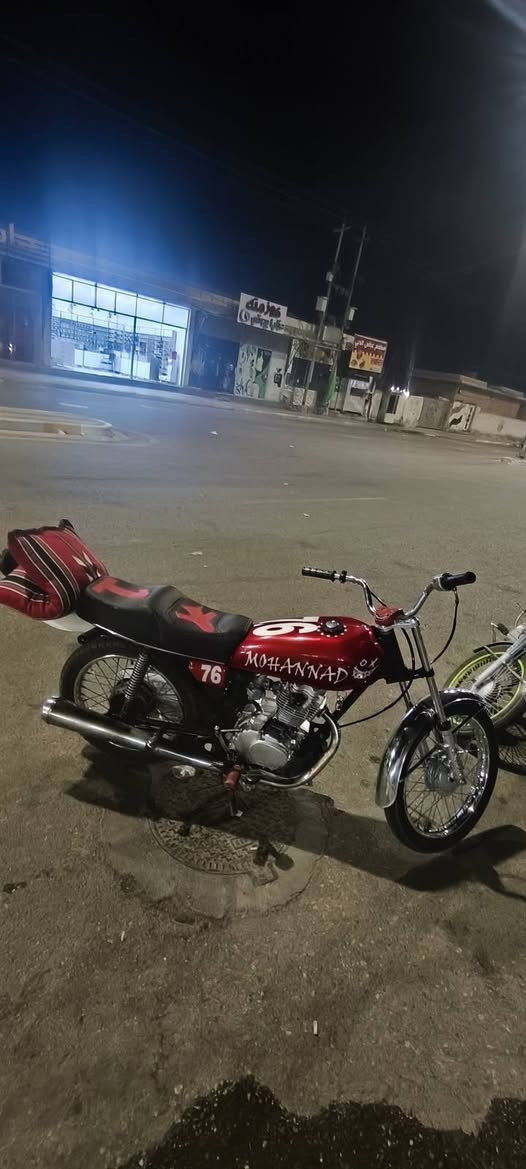 سلام عليكم دراجه البيع شلامجه تعميره 25وشاصي 14 اوراق اصولي خمس ورقات محرك شلامجه اصلي مفتوح موديل 23 استفسار ***********
